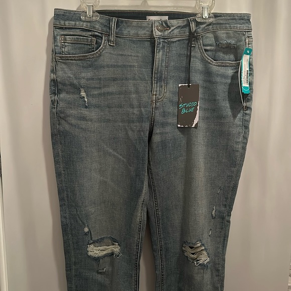 Studio Blue Jeans - Picture 1 of 12